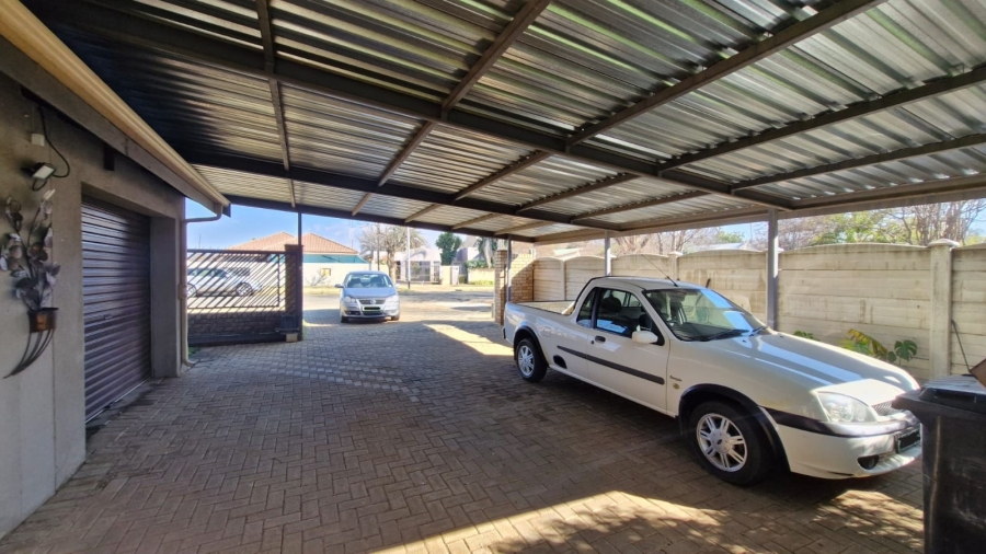 3 Bedroom Property for Sale in Potchefstroom South North West